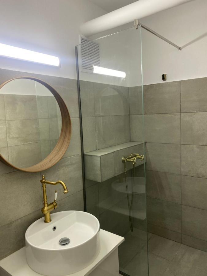 Apartament Lisa コンスタンツァ エクステリア 写真